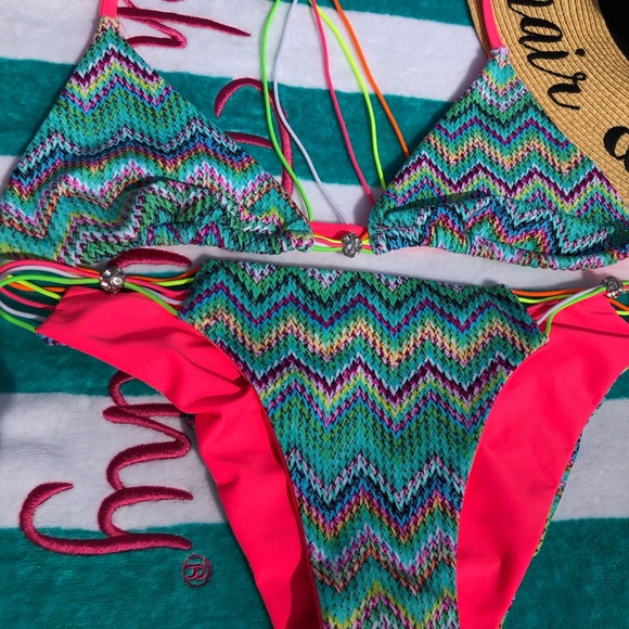 NWT and RARE beach bunny bikini size XL as seen on Sports Illustrated ma… - Picture 7 of 16